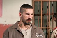 Undisputed 3: Redemption – Der russische Knastbruder Boyka (Scott Adkins) ist seit seiner schweren Knieverletzung nicht mehr der gefürchtete Kämpfer, der er einst war. Doch dann wird ein neues Gefängnisturnier angekündigt, bei dem die besten Kämpfer der Welt gegeneinander antreten ...