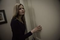 The Exorcist – Als sie beginnt, in den Wänden ihres Hauses Stimmen und seltsame Geräusche zu hören und das Verhalten ihrer Töchter immer seltsamer wird, stellt Angela (Geena Davis) eine Vermutung auf, die nicht nur ihre Welt, sondern auch die von Pater Ortega gehörig auf den Kopf stellen wird ...