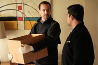 Navy CIS – Timothy McGee (Sean Murray, l.); Nick Torres (Wilmer Valderrama, r.)
