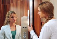 Sturm der Liebe – ARD STURM DER LIEBE FOLGE 1531 Uhr im ERSTEN. Zwischen Theresa (Ines Lutz, r.) und Kristin (Nina Schmieder, l.) kommt es erneut zu einem Konflikt.