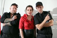 Die Lottosieger – (v.li.) Max Meyer (Pospischil), Gundula Rapsch (Meike Triebich), Alexander Linhardt (Pauli Wurzer).
