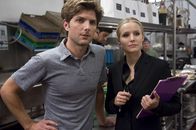 Party Down – Henry Pollard (Adam Scott, l.); Uda Bengt (Kristen Bell, r.)