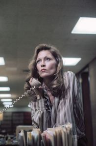 Network – Programmdirektorin Diana Christensen (Faye Dunaway) gerät wegen Howard Beales sinkenden Einschaltquoten immer mehr unter Druck.
