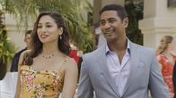 Hawaii Five-0 – Tani (Meaghan Rath, l.) und Junior (Beulah Koale, r.) schleusen sich undercover in eine Schulgemeinschaft ein, nachdem der Rektor der noblen Grundschule spurlos verschwunden ist ...