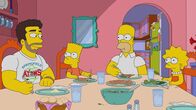 Die Simpsons – (v.l.n.r.) Grayson Mathers; Bart; Homer; Lisa