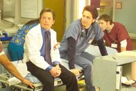 Scrubs - Die Anfänger – Dr. Kevin Casey (Michael J. Fox, l.), J. D. (Zach Braff)