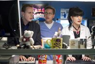 Navy CIS – Bei den Ermittlungen in einem neuen Fall: Abby (Pauley Perrette, r.), McGee (Sean Murray, l.) und Jimmy (Brian Dietzen, M.) ...