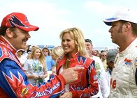Ricky Bobby - König der Rennfahrer – Eingeschworenes Team: (l-r) John C. Reilly als Cal Naughton Jr., Leslie Bibb als Calrey Bobby, Will Ferrell als Ricky Bobby