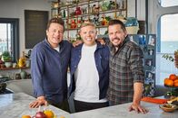 Jamie & Jimmy's Food Fight Club – (v.l.n.r.) Jamie Oliver; Rob Beckett; Jimmy Doherty