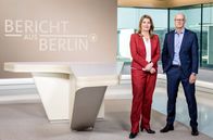 Bericht aus Berlin – ARD-HAUPTSTADTSTUDIO Tina Hassel und Matthias Deiß Tina Hassel (WDR), Studioleiterin und Chefredakteurin Fernsehen, und Matthias Deiß (rbb), stellv. Studioleiter und Chefredakteur Fernsehen, ARD-Hauptstadtstudio