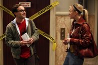 The Big Bang Theory – Johnny Galecki (Leonard), Kaley Cuoco (Penny).