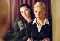 Hotel – Birgit Minichmayr (Petra), Franziska Weisz (Irene).