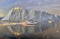 Wilde Welten – Ein Sinnbild des Klimawandels: Schmelzende Eisberge spiegeln den fortschreitenden Zerfall des Eisschilds wider.