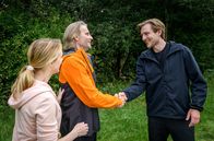 Sturm der Liebe – Rosalie (Natalie Alison, l.) und Michael (Erich Altenkopf, M.) lernen beim Joggen den sportlichen Henning (Matthias Zera, r.) kennen.