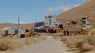Lost Places – 1908 wurden in Kolmanskop im heutigen Namibia Diamanten gefunden. Für einige Jahre boomte die südwestafrikanische Wüstenstadt, bevor Hitze und Wassermangel zu ihrem Niedergang führten.