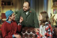 Lukas – Lisa (Maria De Braganca, r.) mit Robert (Stefan Busch, l.), ihrem älteren Freund, und Lukas (Dirk Bach, M.) im Gespräch.