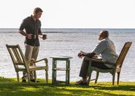 Hawaii Five-0 – Während Grover (Chi McBride, r.) mit Dannys Mutter eine Spritztour macht, müssen Steve (Alex O'Loughlin, l.) und sein Team in einem neuen Fall ermitteln ...