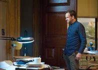 Elementary – Sherlock (Jonny Lee Miller) findet er heraus, dass die Bombe schon einige Jahre an der Stelle deponiert war, an der sie detoniert ist und zwei Menschen mit in den Tod gerissen hat ...