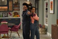 Call Me Kat – Carter (Julian Gant, l.); Randi (Kyla Pratt, r.)