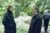 Die Stunde des Jägers – Abby Durrell (Connie Nielsen, l.); L.T. Bonham (Tommy Lee Jones, r.)