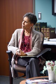 Rel – Dr. Roberts (Vernee Watson)