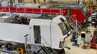 Zugkraft mit Strom - Die Hightech-E-Lok – Die E-Loks sind besonders umweltverträglich, da sie weniger CO2 ausstoßen und fast komplett recyclebar sind.