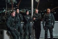S.W.A.T. – v.li.: Kenny Johnson (Dominique Luca), David Lim (Victor Tan), Lina Esco (Christina Alonso), Jay Harrington (David Kay), Shemar Moore (Daniel 'Hondo' Harrelson).