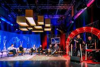 Seitenwechsel – Hannes Reichelt, Alexandra Meissnitzer, Herbert Prohaska, Christoph Grissemann, Verena Scheitz, Michael Niavarani mit Pete Art und Band.