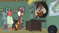 Futurama – Als Amy (2.v.r.), Bender (l.) und Zoidberg (2.v.l.) eine Lieferung auf den von genveränderten Affen bewohnten "Planet der Primaten" machen, machen sie eine erschreckende Entdeckung ...