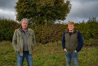 Clarkson's Farm – v.li.: Jeremy Clarkson, Kaleb Cooper