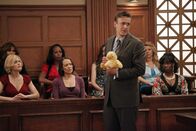 How I Met Your Mother – Nimmt es mit seinem alten Freund und neuen Gegenspieler Brad in dem wohl größten Fall seiner bisherigen Karriere auf: Marshall (Jason Segel) ...