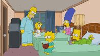 Die Simpsons – "Die Simpsons", "Weihnachten in Florida." Kaum ist Thanksgiving vorbei, packt die Simpsons die Vorfreude auf das Weihnachtfest. Bart und Lisa wünschen sich einen neuen Fernseher. Um ein 'Black Friday'-Schnäppchen zu ergattern, stellt Marge sich mitten in einer frostigen Nacht vor dem Shopping Center an - doch vergeblich. Da hat Lisa eine fabelhafte Idee: Warum nicht Weihnachten in Florida verbringen? Prompt wird ein billiges Hotel gebucht und los geht's! Doch das erhoffte Idyll erweist sich als Fiasko.