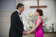 How I Met Your Mother – L-R: Marshall (Jason Segel) und seine Frau Lily (Alyson Hannigan) müssen sich eingestehen, dass sie keines ihrer Hochzeitsgelübde eingehalten haben