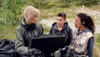 Trio – Lars (l.) weiß wie sie in den Tresorraum gelangen.