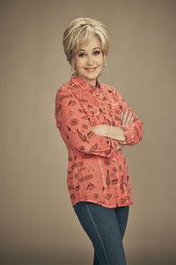 Young Sheldon – (7. Staffel) - Connie "Meemaw" Tucker (Annie Potts)