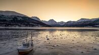planet e. – Fjorde sind lange, tiefe, schmale Meeresarme, die weit ins Landesinnere hineinreichen.