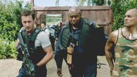 Hawaii Five-0 – Danny, Steve (Alex O'Loughlin, l.), Chin (Daniel Dae Kim, 2.v.l.) und Kono (Grace Park, M.) versuchen alles, um Lou Grovers (Chi McBride, 2.v.r.) Tochter lebend aus den Fängen von Ian Wright zu befreien ...