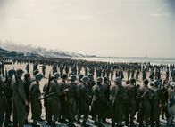 Dunkirk – "Dunkirk", Mai 1940. Die nordfranzösische Hafenstadt Dünkirchen ist von der Deutschen Wehrmacht eingekesselt worden. 400.000 Soldaten der Alliierten befinden sich auf den Stränden in aussichtsloser Lage. Der Ärmelkanal trennt sie von der rettenden Küste Englands. Das Meer zu überqueren, erscheint den Tod geweihten Truppen unmöglich. Die britische Marine startet eine beherzte Rettungsaktion. Unterstützt aus der Luft und verstärkt von zivilen Fischerbooten beginnt ein Kampf um jedes einzelne Leben.