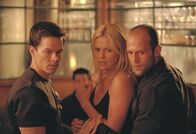 The Italian Job – Dummerweise läuft am Tag der Rache alles, aber auch wirklich alles schief - und Steve ist nun vorgewarnt. Um doch noch an den Tresor voller Gold zu gelangen, müssen Charlie (Mark Wahlberg, l.), Handsome Rob (Jason Statham, r.) und Stella (Charlize Theron, M.) zu spektakulären und tollkühnen Methoden greifen ...