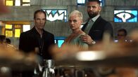 Body Odyssey – Kurt (Julian Sands, l.)