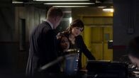 The Blacklist – L-R: Donald Ressler (Diego Klattenhoff), Meera Malik (Parminder Nagra) und Elizabeth Keen (Megan Boone)