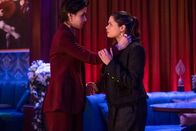 Charmed – Roxie (Shi Ne Nielson, l.); Mel Vera (Melonie Diaz, r.)