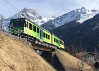 Eisenbahn-Romantik – Die Bex-Villars-Bretaye-Bahn beim Aufstieg nach Gryon – hier noch ohne Schnee.