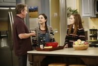 Last Man Standing – v.l.n.r.) Mike (Tim Allen); Cammy (Sarah Gilman); Eve (Kaitlyn Dever)