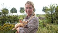Heimatküche – Gastgeberin Theresa Coßmann (28 J.) ist Agrarwirtin und kümmert sich um die Aufzucht der Schweine.