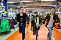 Beautiful Girl – Marlon Boess (Sulzer), Jana McKinnon (Charly), Giacomo Pilotti (Carlo).