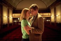 Am Strand – L-R: Florence Ponting (Saoirse Ronan) und Edward Mayhew (Billy Howle)