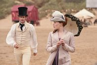 Sanditon – Esther Denham (Charlotte Spencer) und Lord Babington (Mark Stanley)