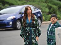 Modern Family – Gloria Delgado (Sofía Vergara), Manny Delgado (Rico Rodriguez).