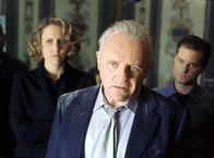 Bad Company – Haben lediglich neun Tage Zeit, Jake auf den Job als CIA-Geheimagent vorzubereiten (v.l.n.r.) Swanson (Brooke Smith), Oaks (Anthony Hopkins) und Seale (Gabriel Macht) ...